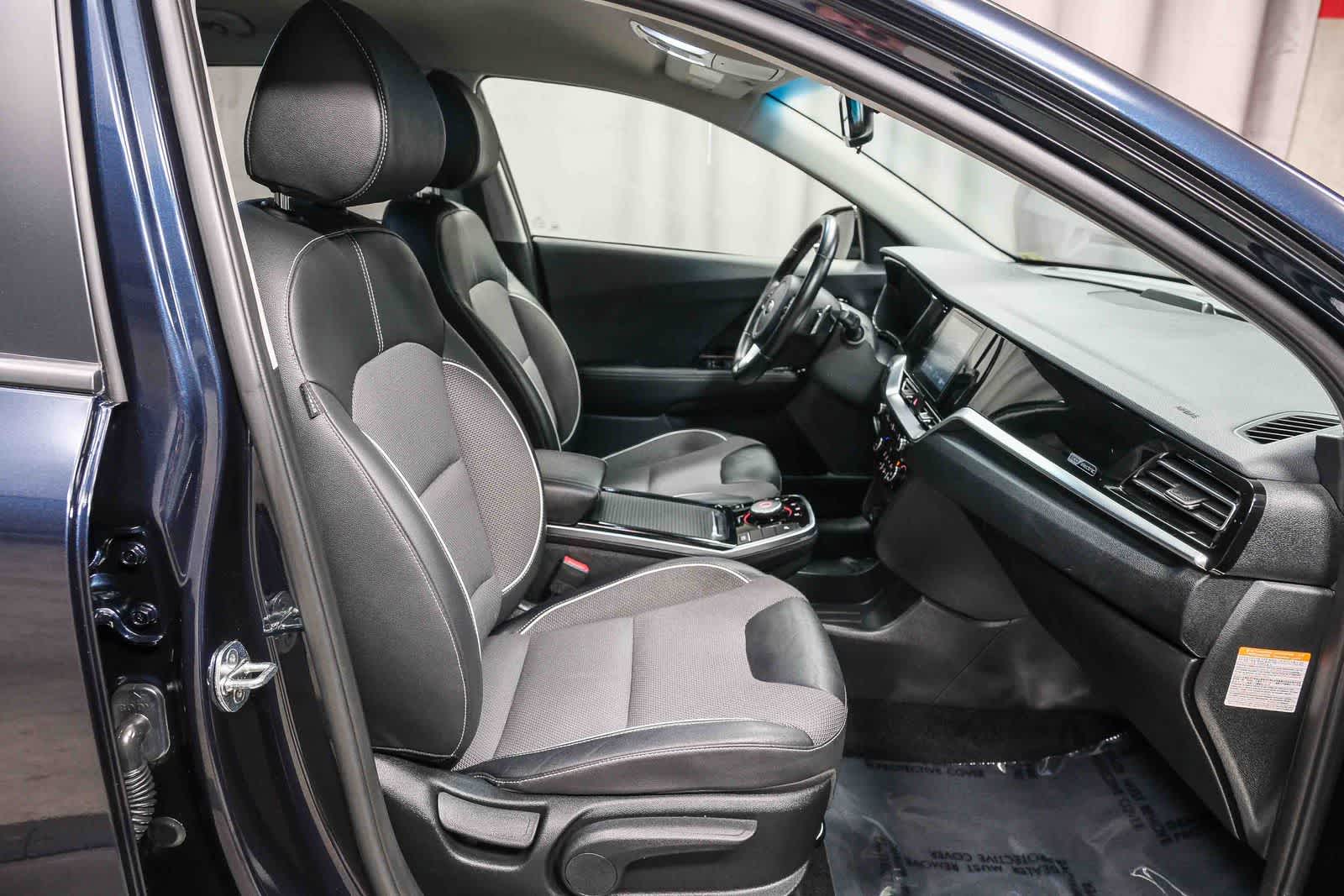 Thumbnail: 2020 Kia Niro - 22