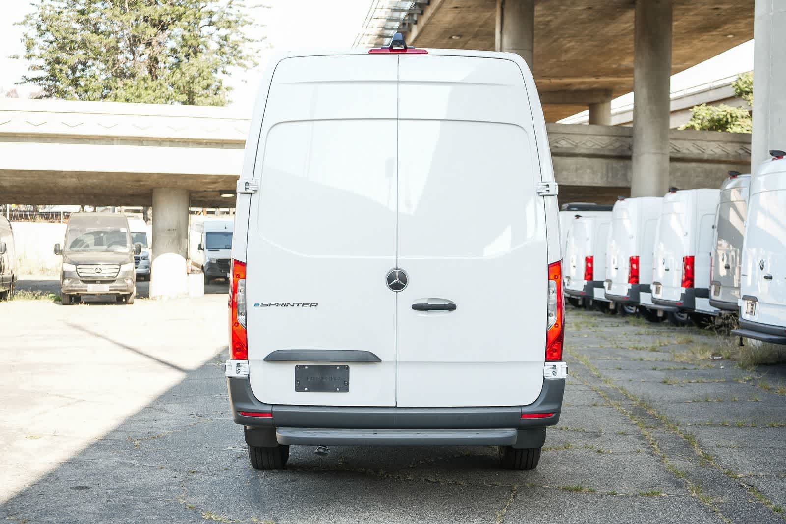 Thumbnail: 2025 Mercedes-Benz eSprinter - 8