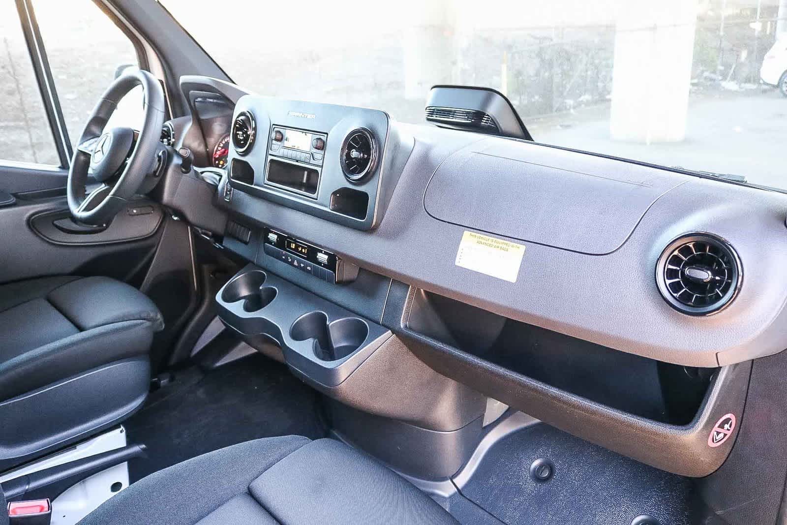 Thumbnail: 2026 Mercedes-Benz Sprinter - 13