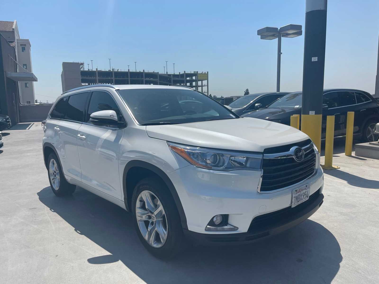 Thumbnail: 2015 Toyota Highlander - 2
