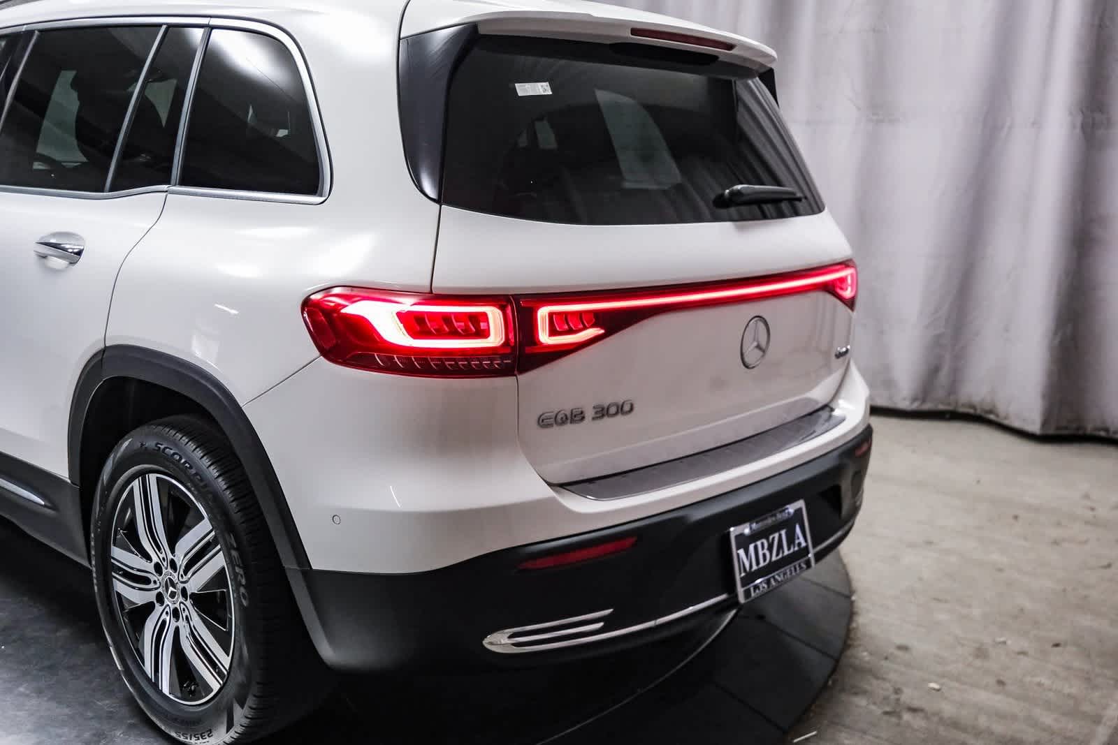 Thumbnail: 2023 Mercedes-Benz EQB - 8