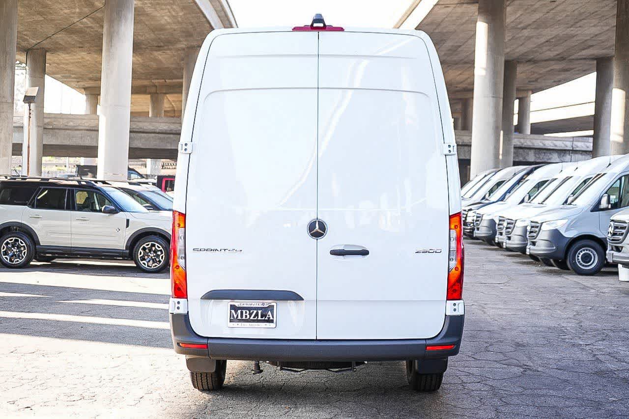 Thumbnail: 2026 Mercedes-Benz Sprinter - 7