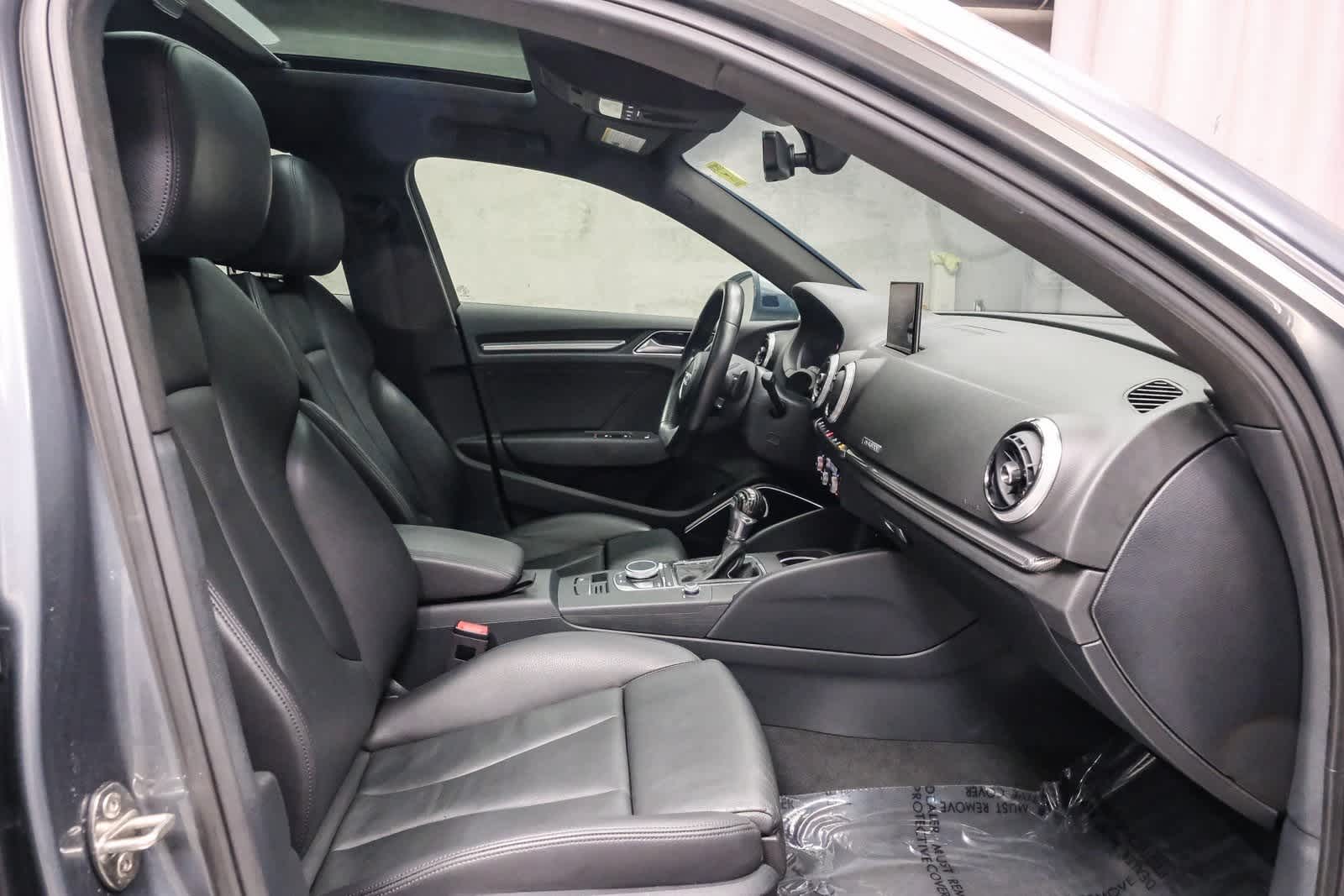 Thumbnail: 2018 Audi A3 e-tron - 18