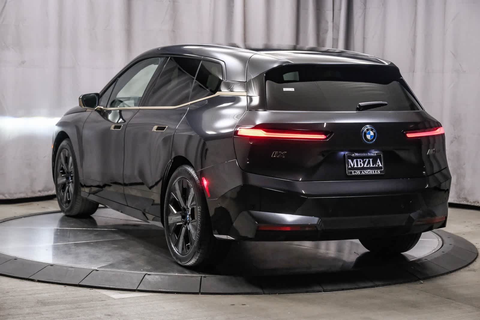 Thumbnail: 2023 BMW iX - 2