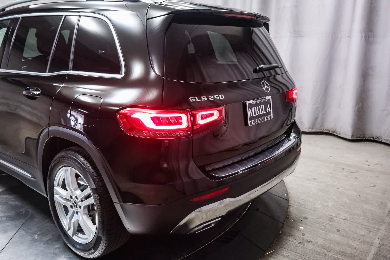 Thumbnail: 2020 Mercedes-Benz GLB - 8