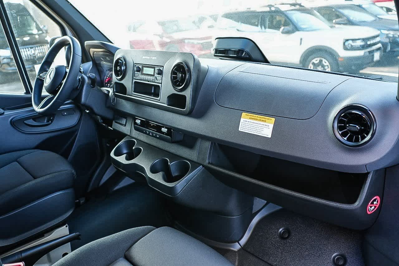 Thumbnail: 2026 Mercedes-Benz Sprinter - 13