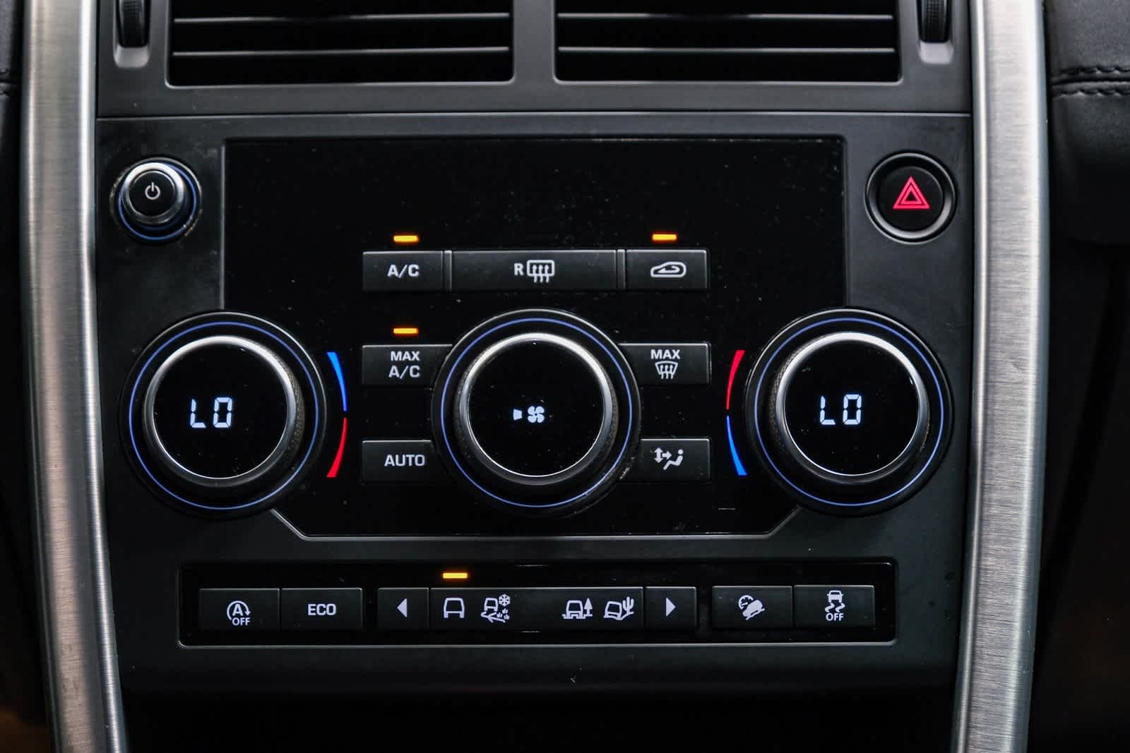 Thumbnail: 2019 Land Rover Discovery Sport - 16