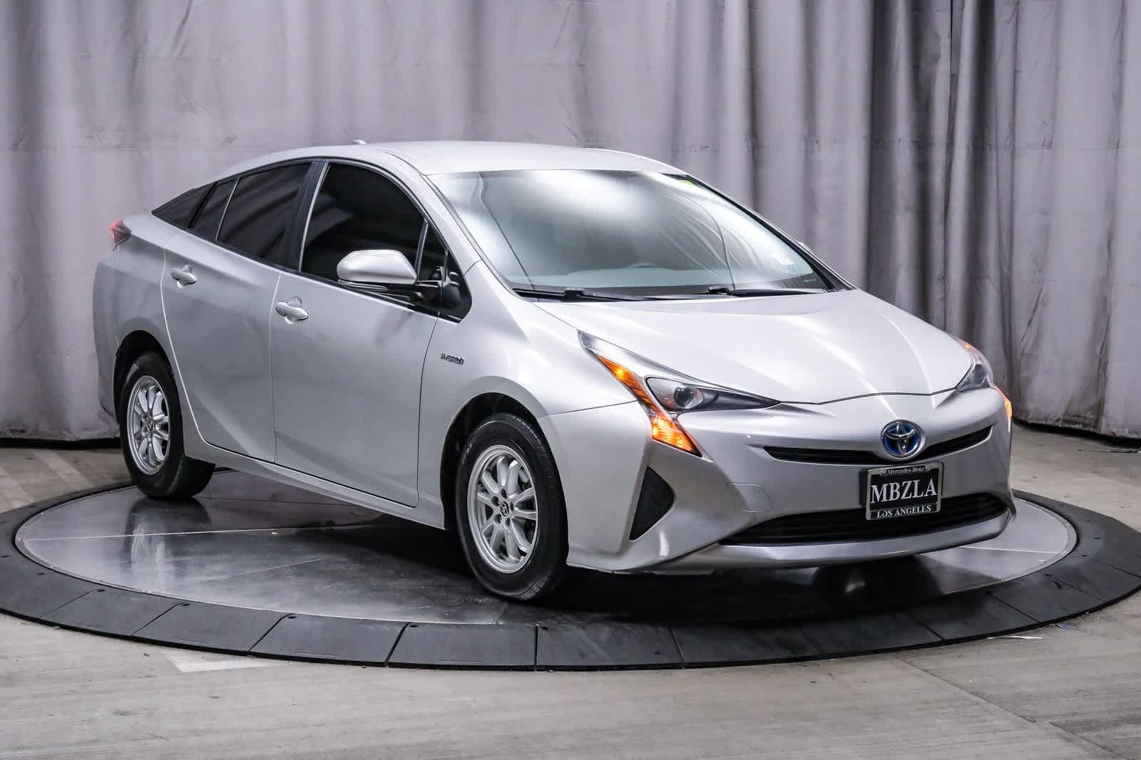 Thumbnail: 2016 Toyota Prius - 5