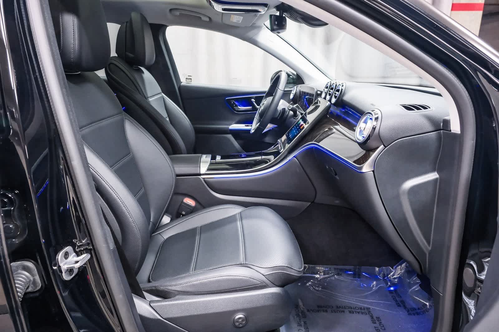 Thumbnail: 2025 Mercedes-Benz GLC - 17