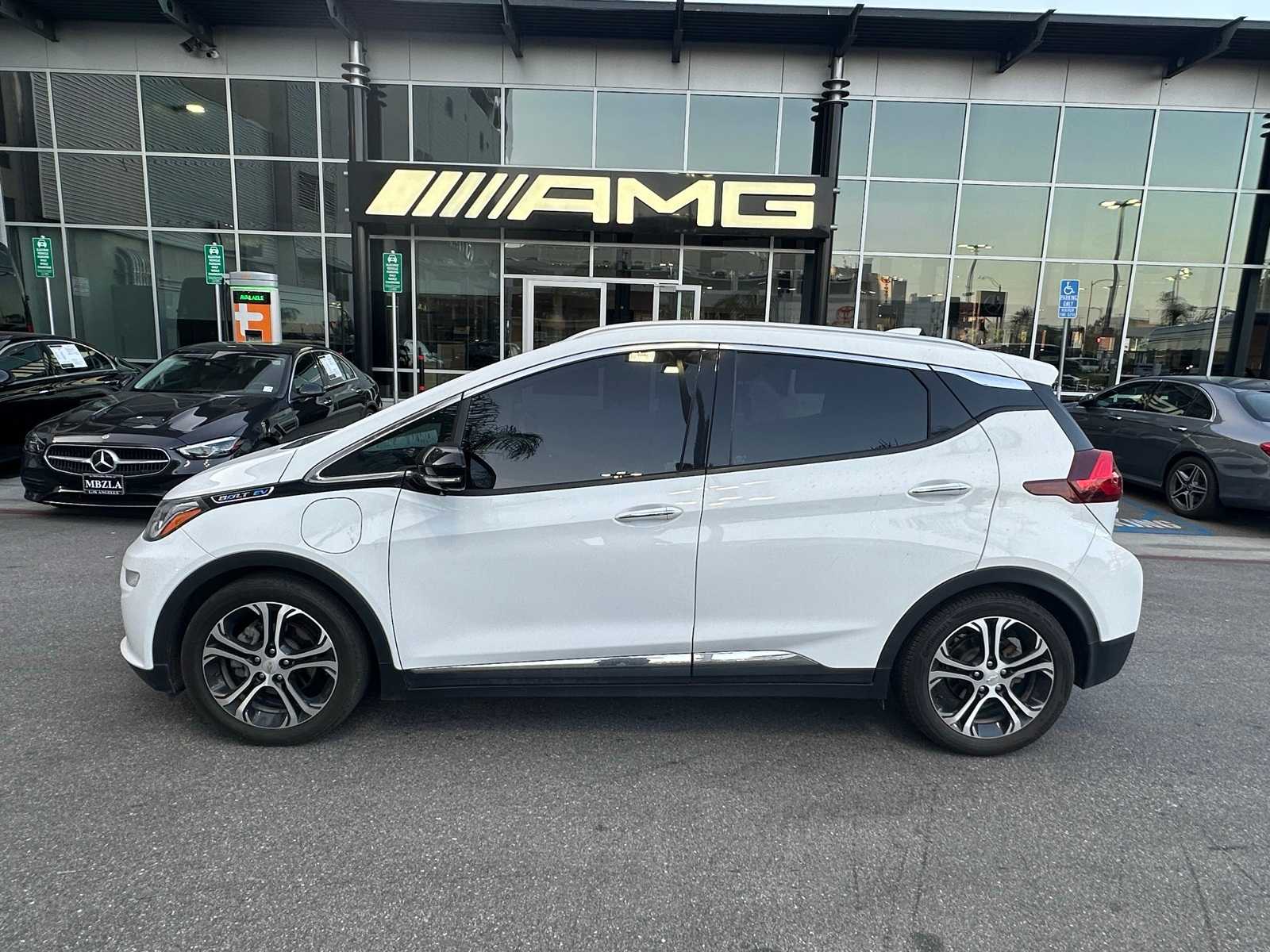 Thumbnail: 2017 Chevrolet Bolt EV - 2
