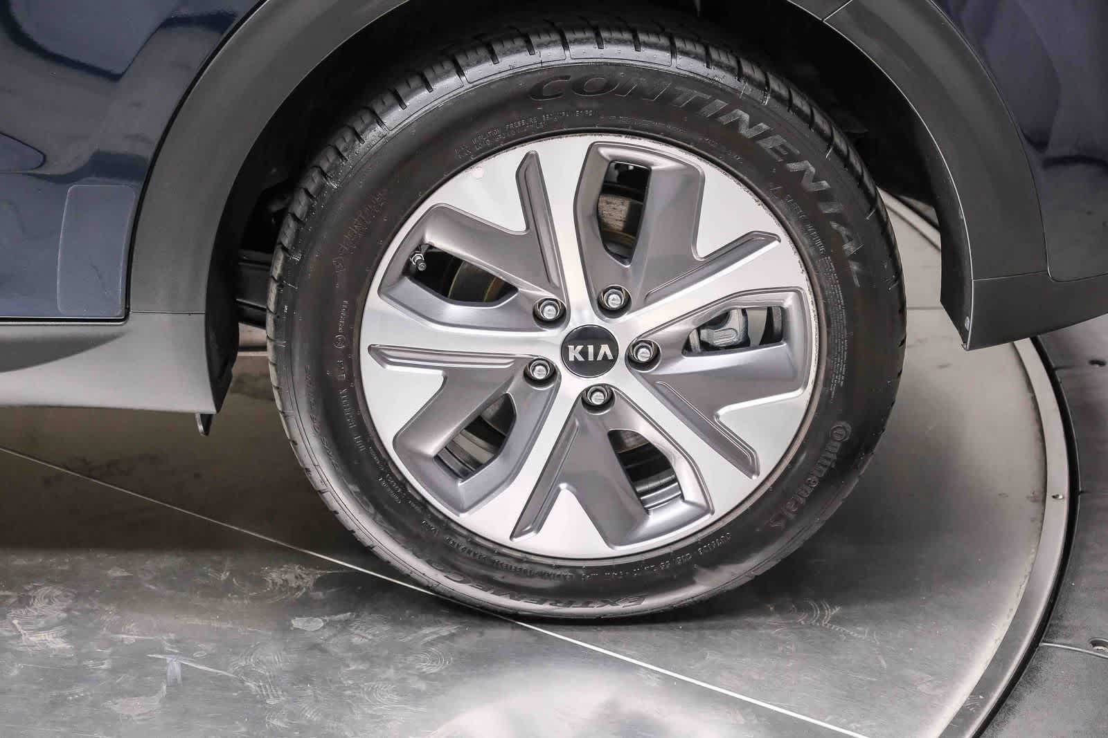 Thumbnail: 2020 Kia Niro - 9