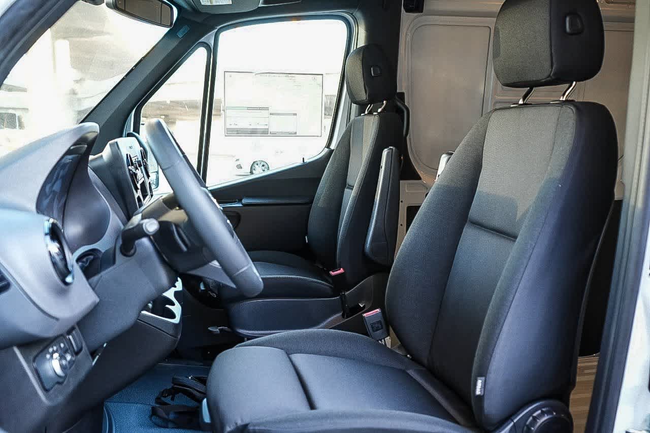 Thumbnail: 2026 Mercedes-Benz Sprinter - 16