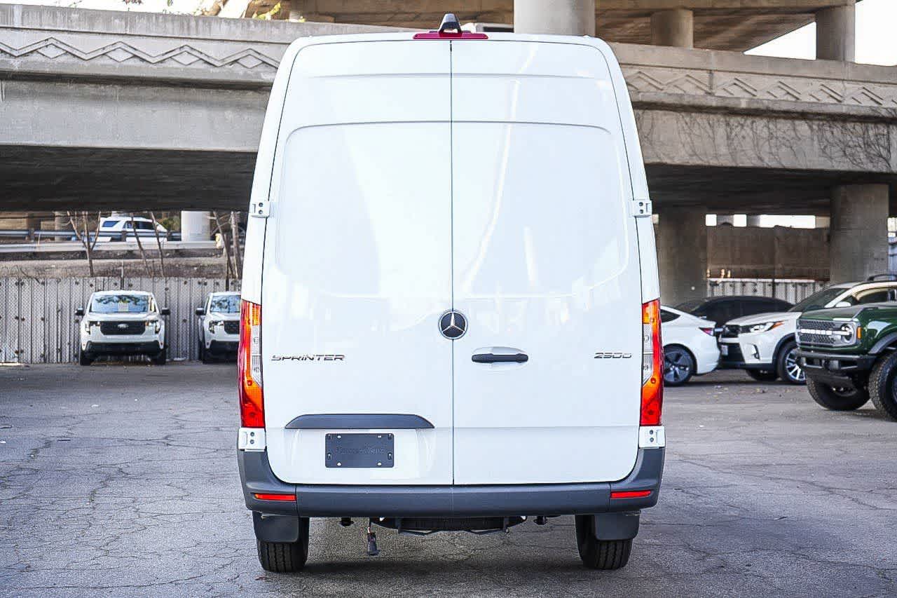 Thumbnail: 2026 Mercedes-Benz Sprinter - 7