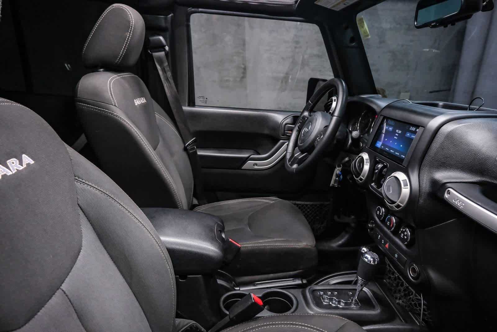 Thumbnail: 2018 Jeep Wrangler - 17