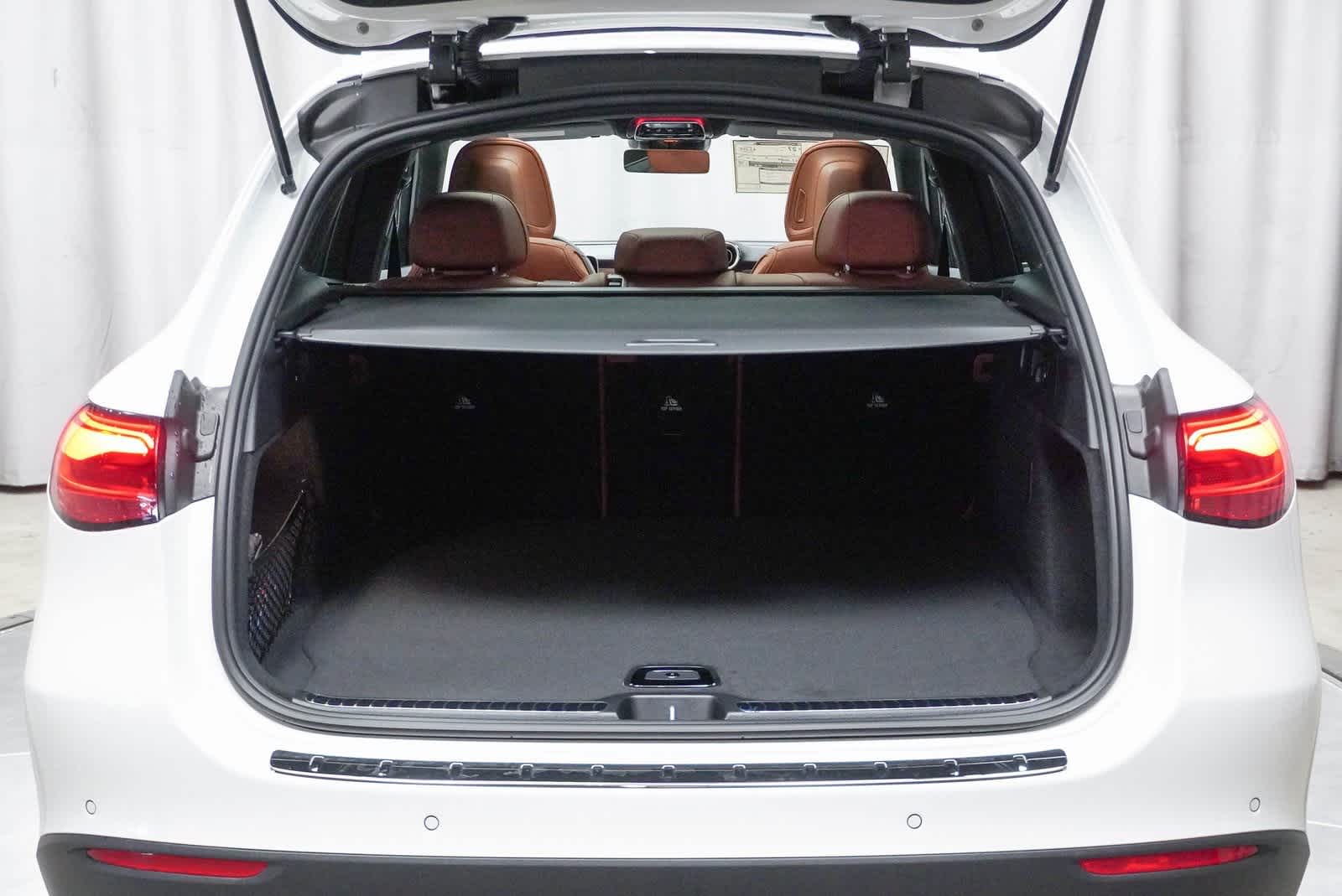 2025 Mercedes-Benz GLC 300 27
