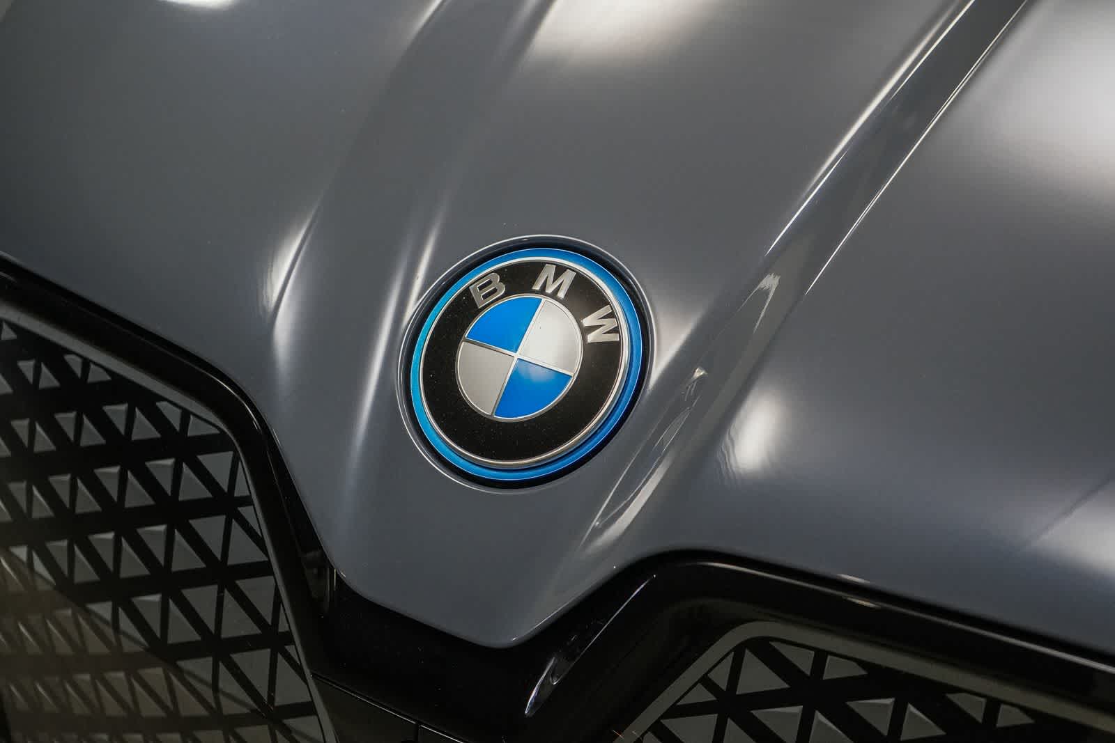 Thumbnail: 2023 BMW iX - 6