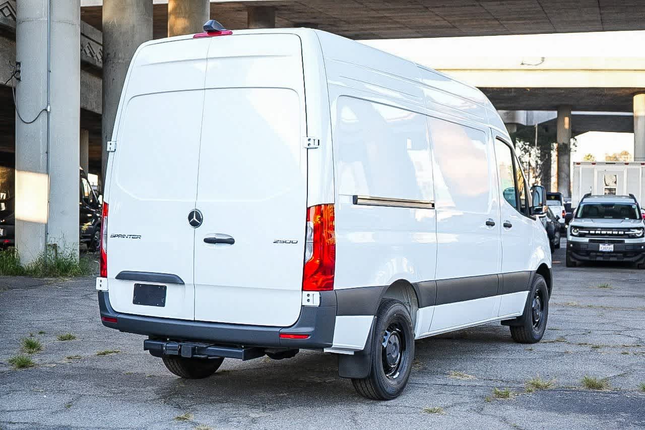 Thumbnail: 2026 Mercedes-Benz Sprinter - 6