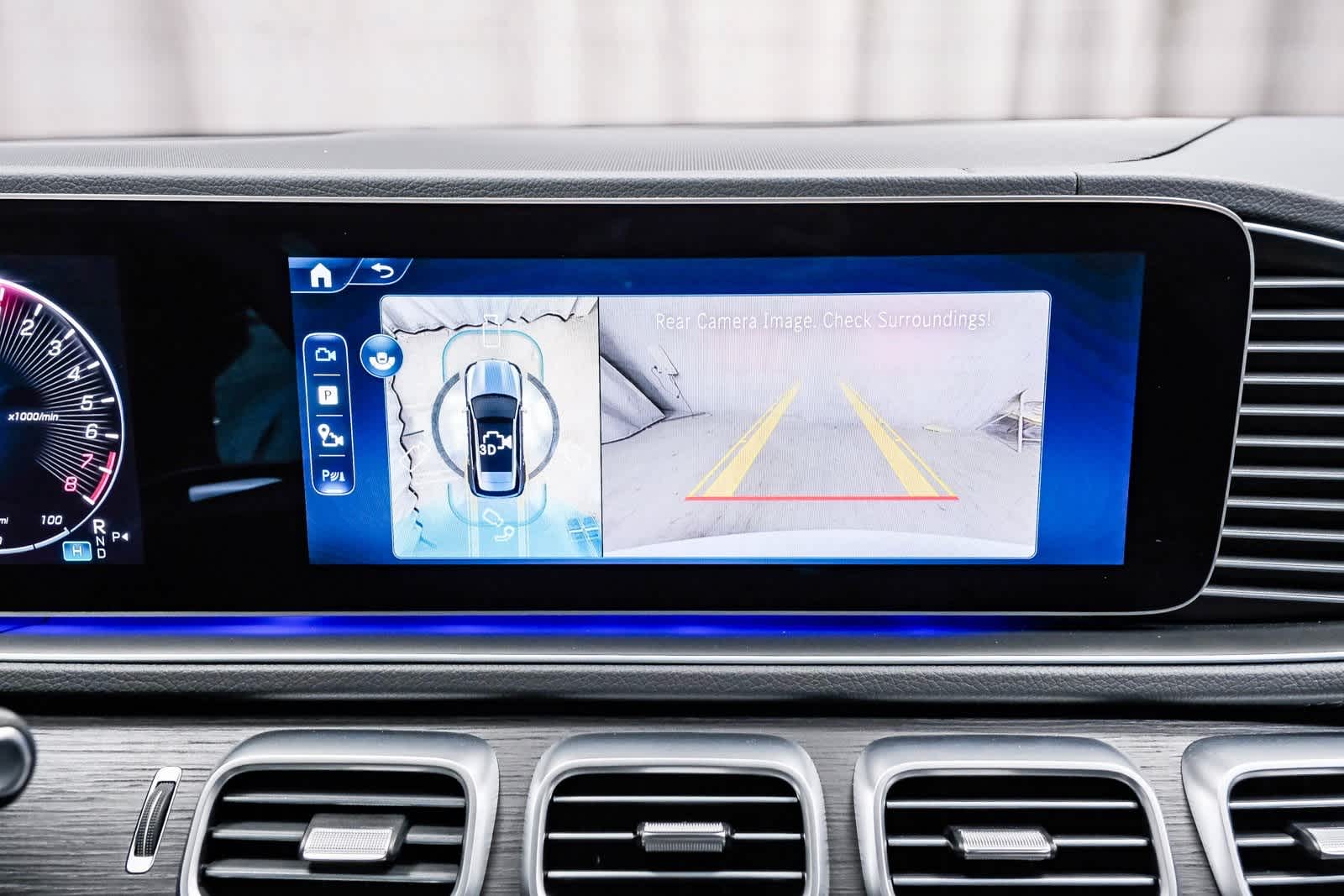 Thumbnail: 2026 Mercedes-Benz GLE - 22