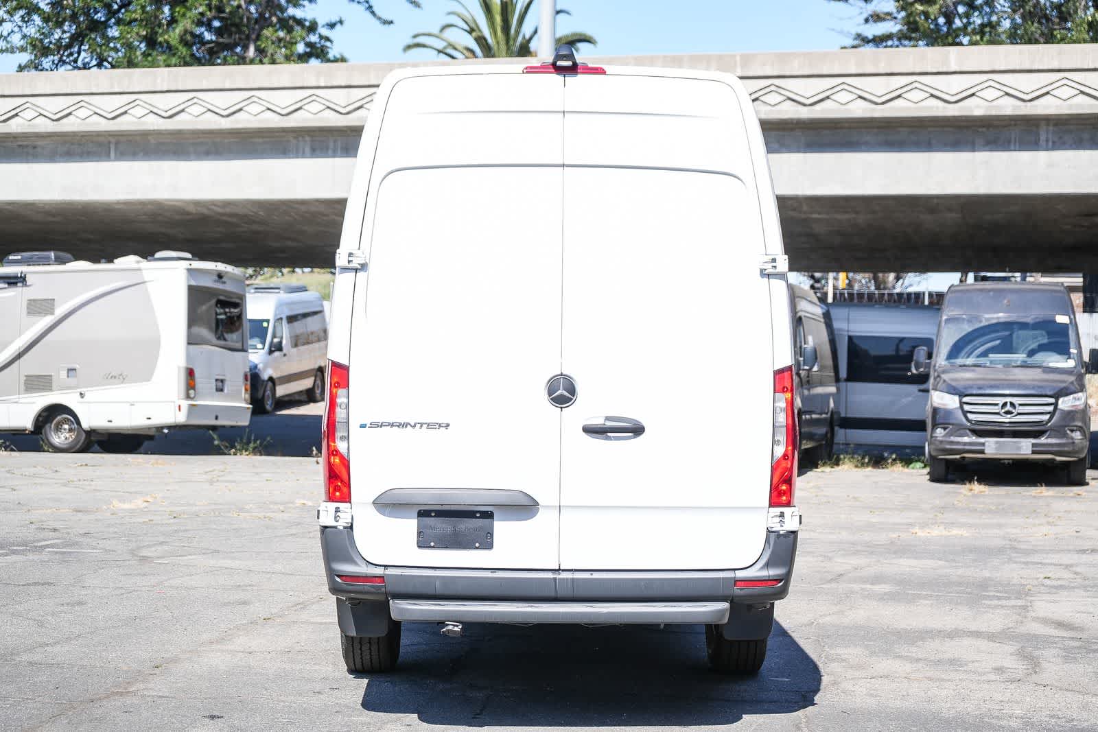Thumbnail: 2025 Mercedes-Benz eSprinter - 7