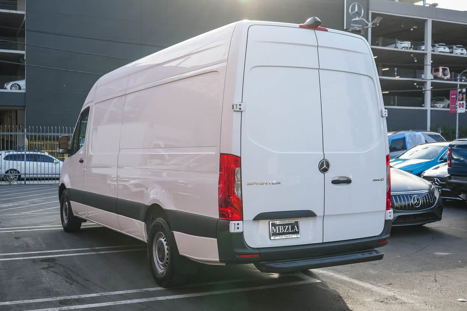 Thumbnail: 2021 Mercedes-Benz Sprinter - 6