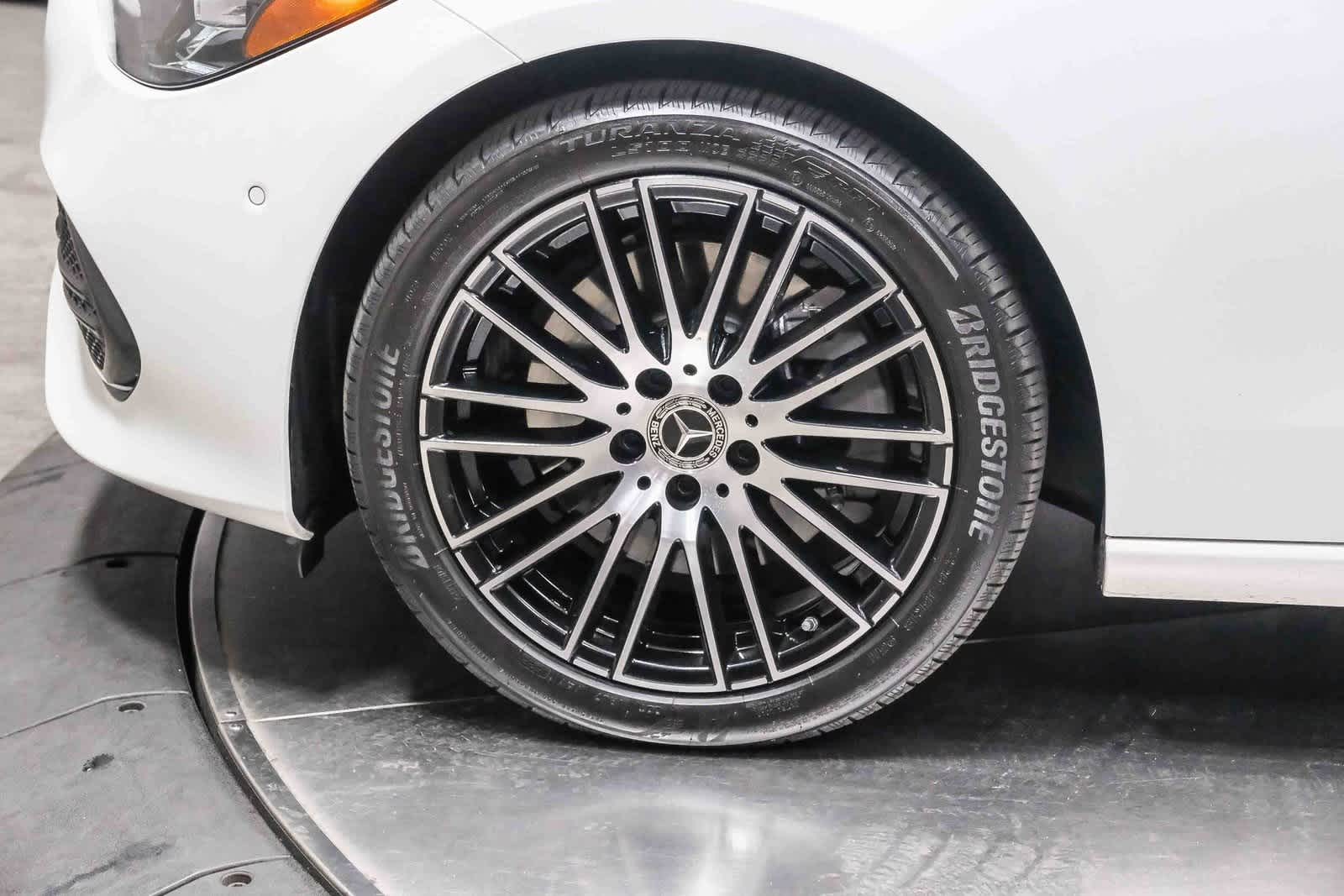 Thumbnail: 2023 Mercedes-Benz C-Class - 10