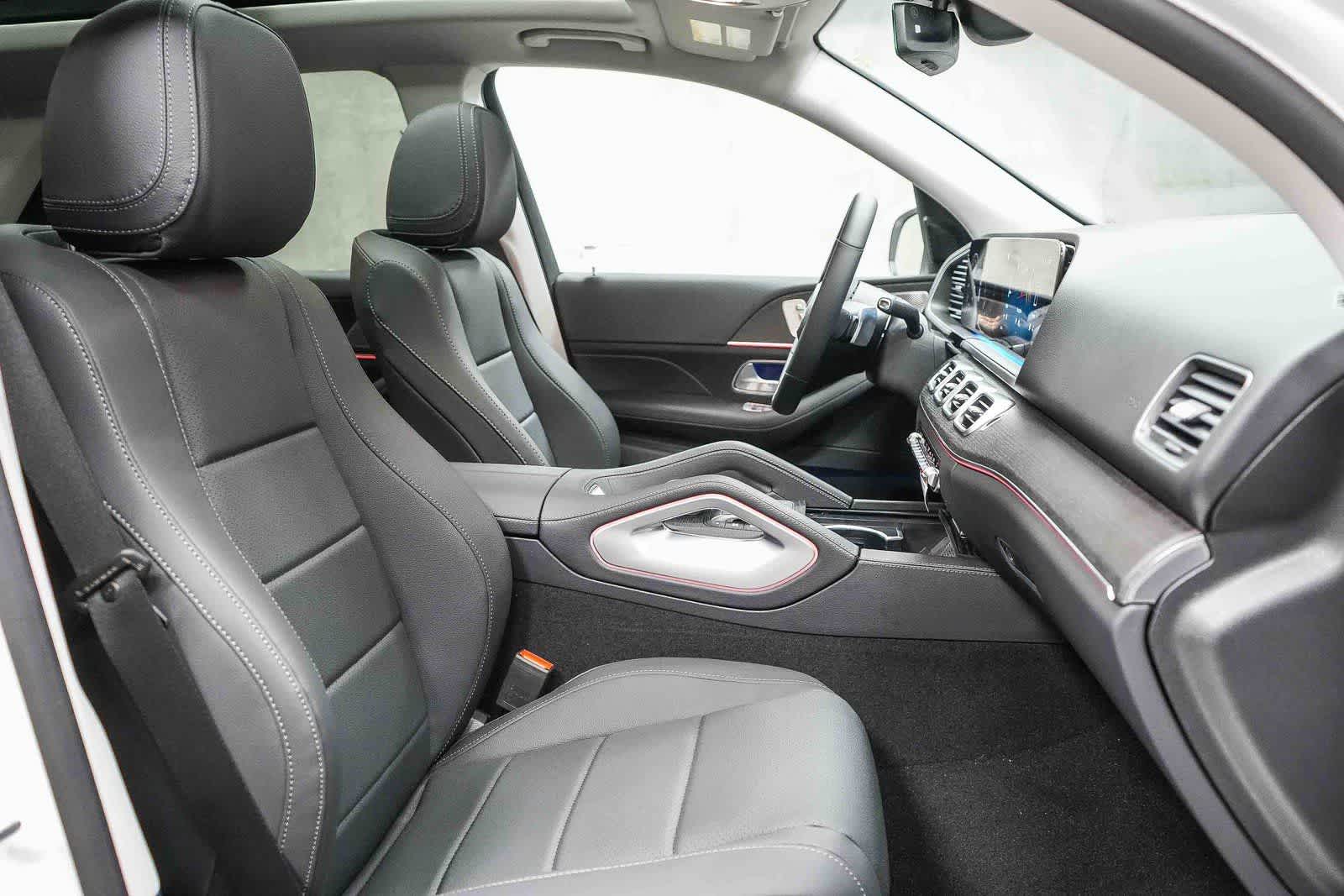 Thumbnail: 2026 Mercedes-Benz GLE - 16