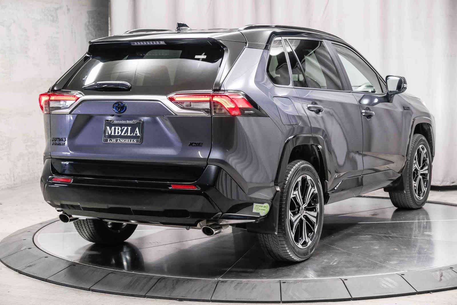 Thumbnail: 2022 Toyota RAV4 - 4