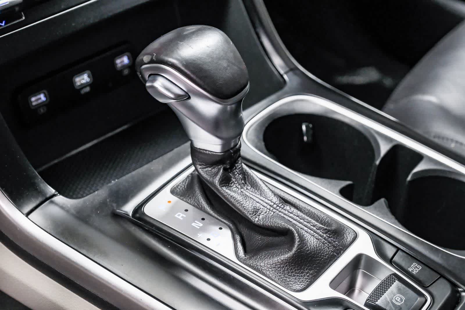 Thumbnail: 2022 Kia Carnival - 15