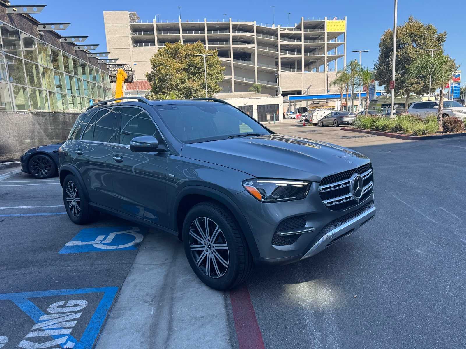 Thumbnail: 2025 Mercedes-Benz GLE - 3