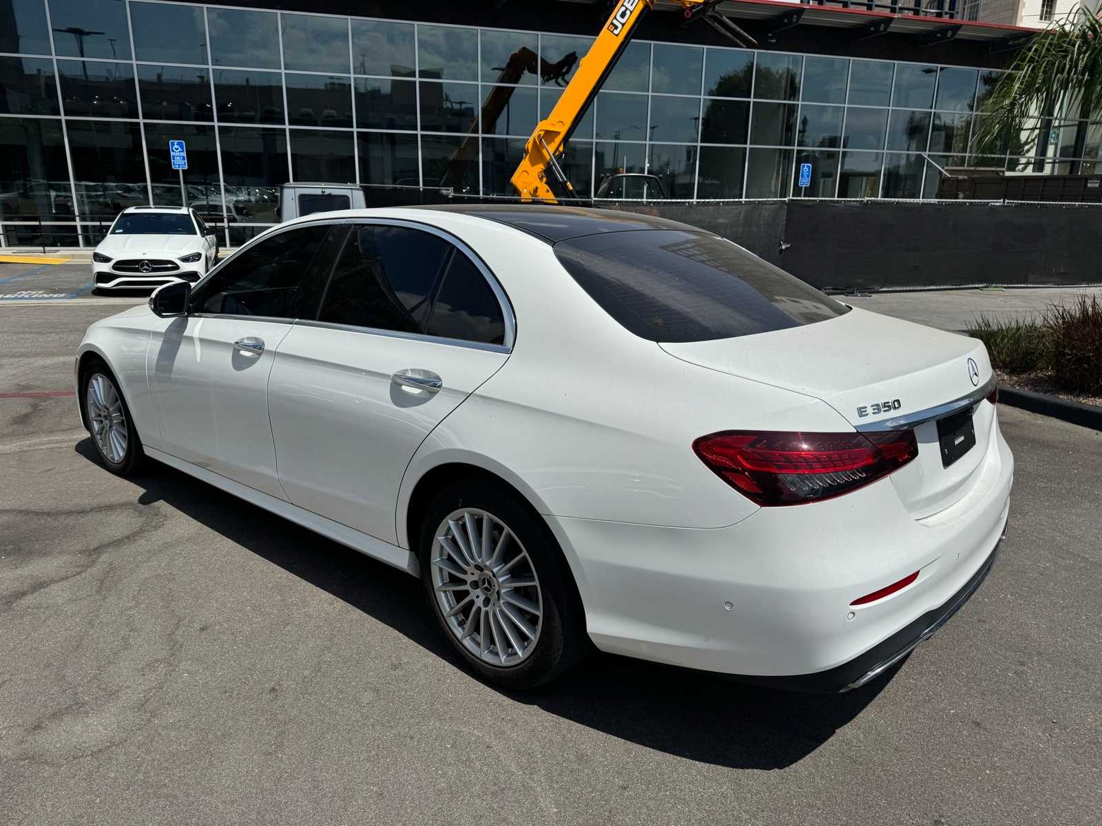 Thumbnail: 2021 Mercedes-Benz E-Class - 4