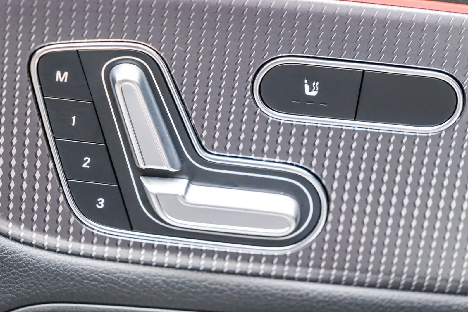 Thumbnail: 2023 Mercedes-Benz EQB - 22