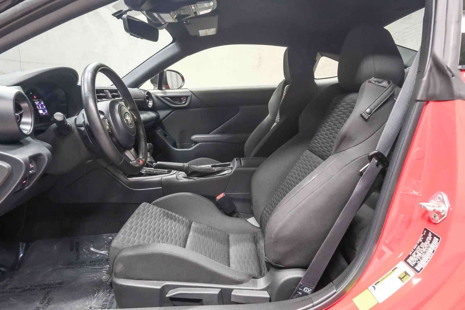 Thumbnail: 2025 Toyota GR86 - 18