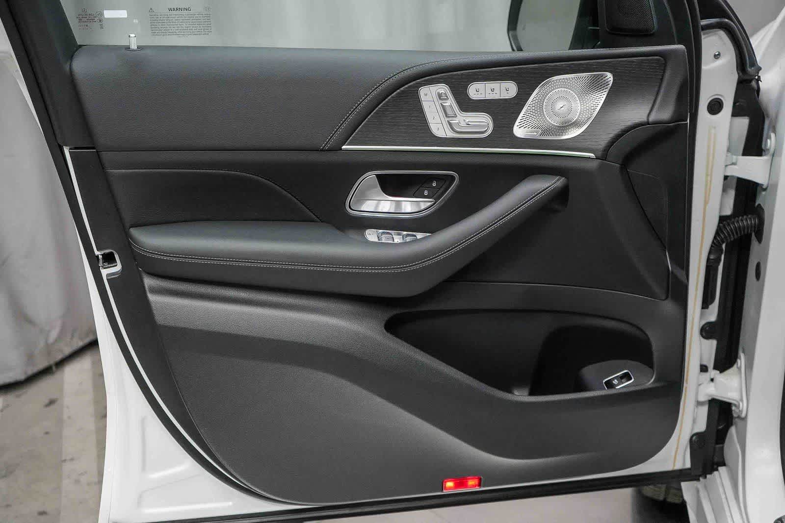 Thumbnail: 2026 Mercedes-Benz GLE - 21