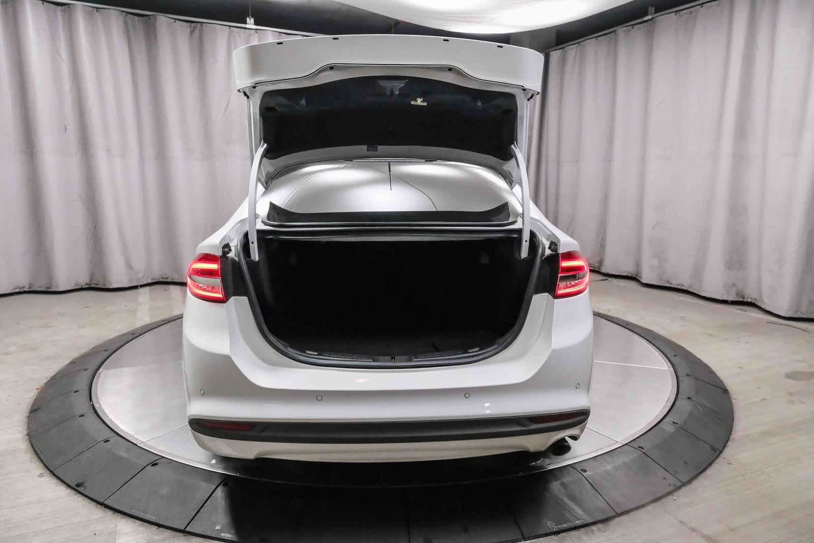 Thumbnail: 2018 Ford Fusion - 27