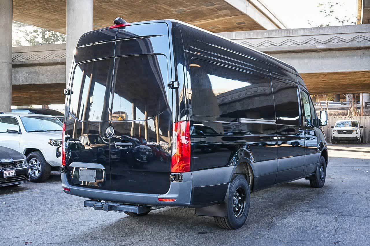 Thumbnail: 2024 Mercedes-Benz Sprinter - 6