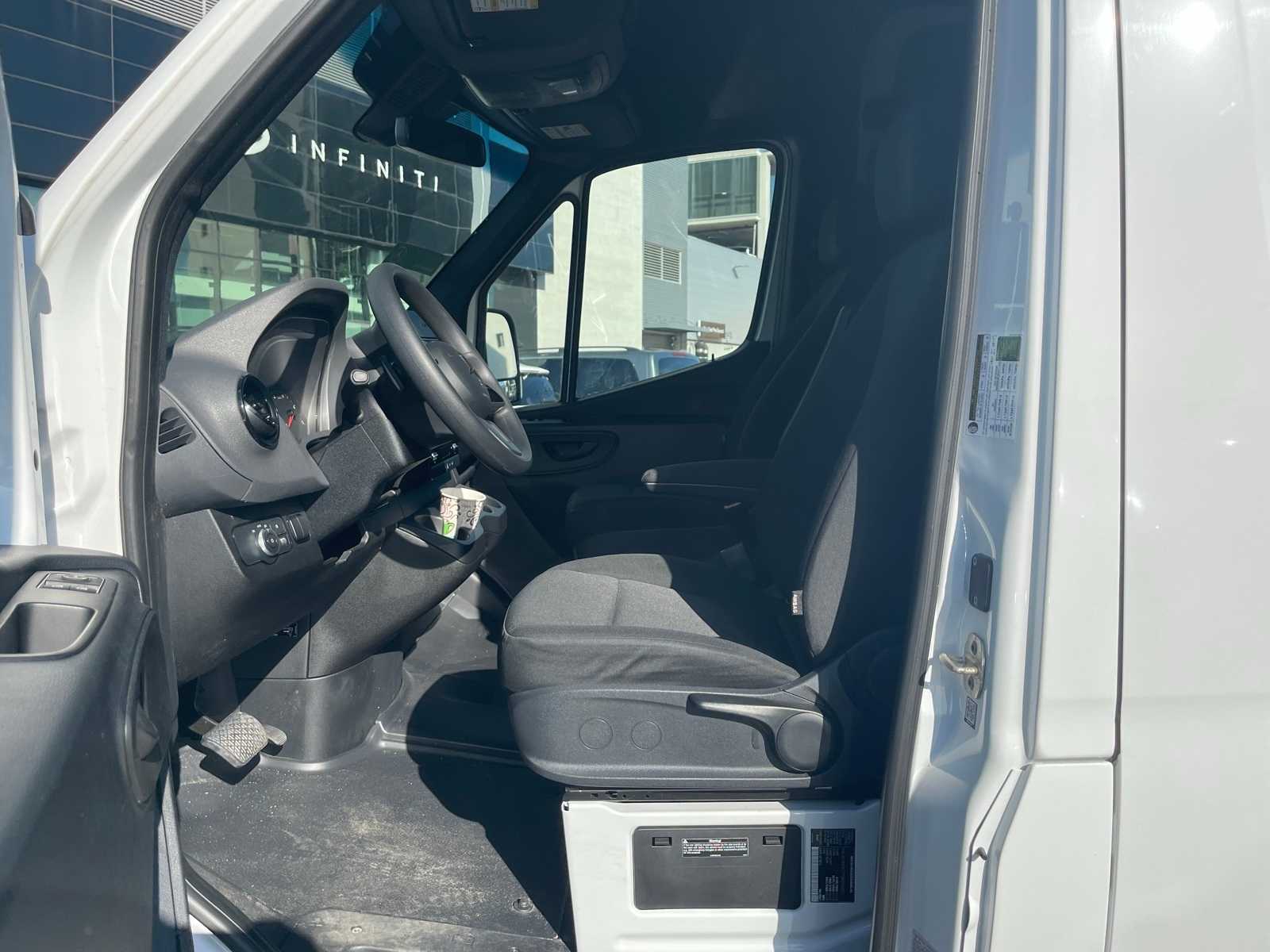 Thumbnail: 2021 Mercedes-Benz Sprinter - 30