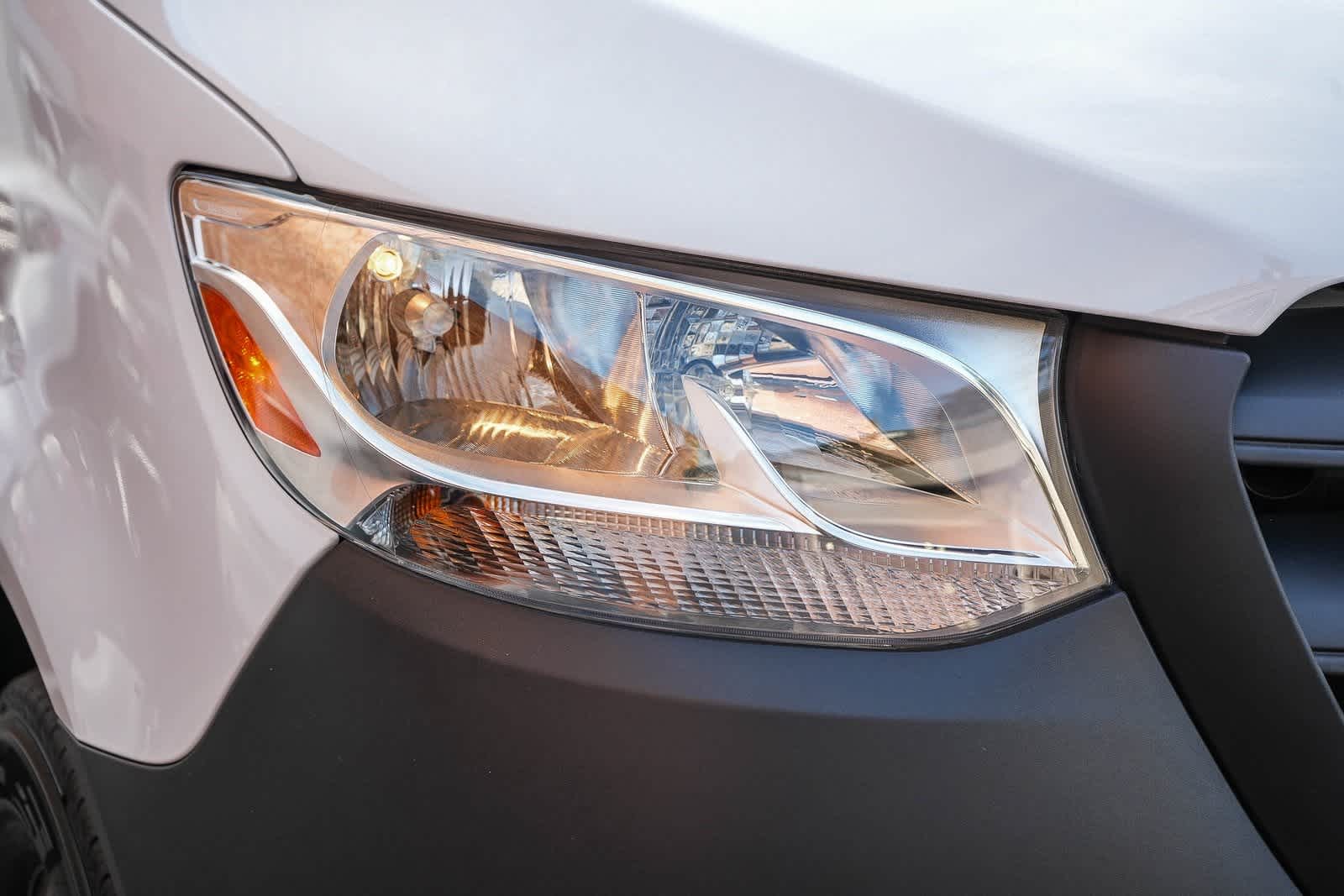 Thumbnail: 2025 Mercedes-Benz Sprinter - 4