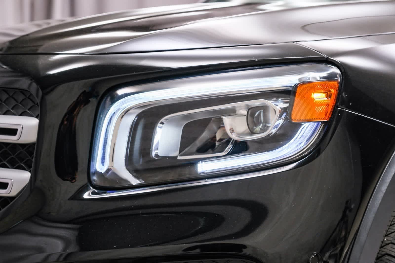 Thumbnail: 2023 Mercedes-Benz GLB - 11