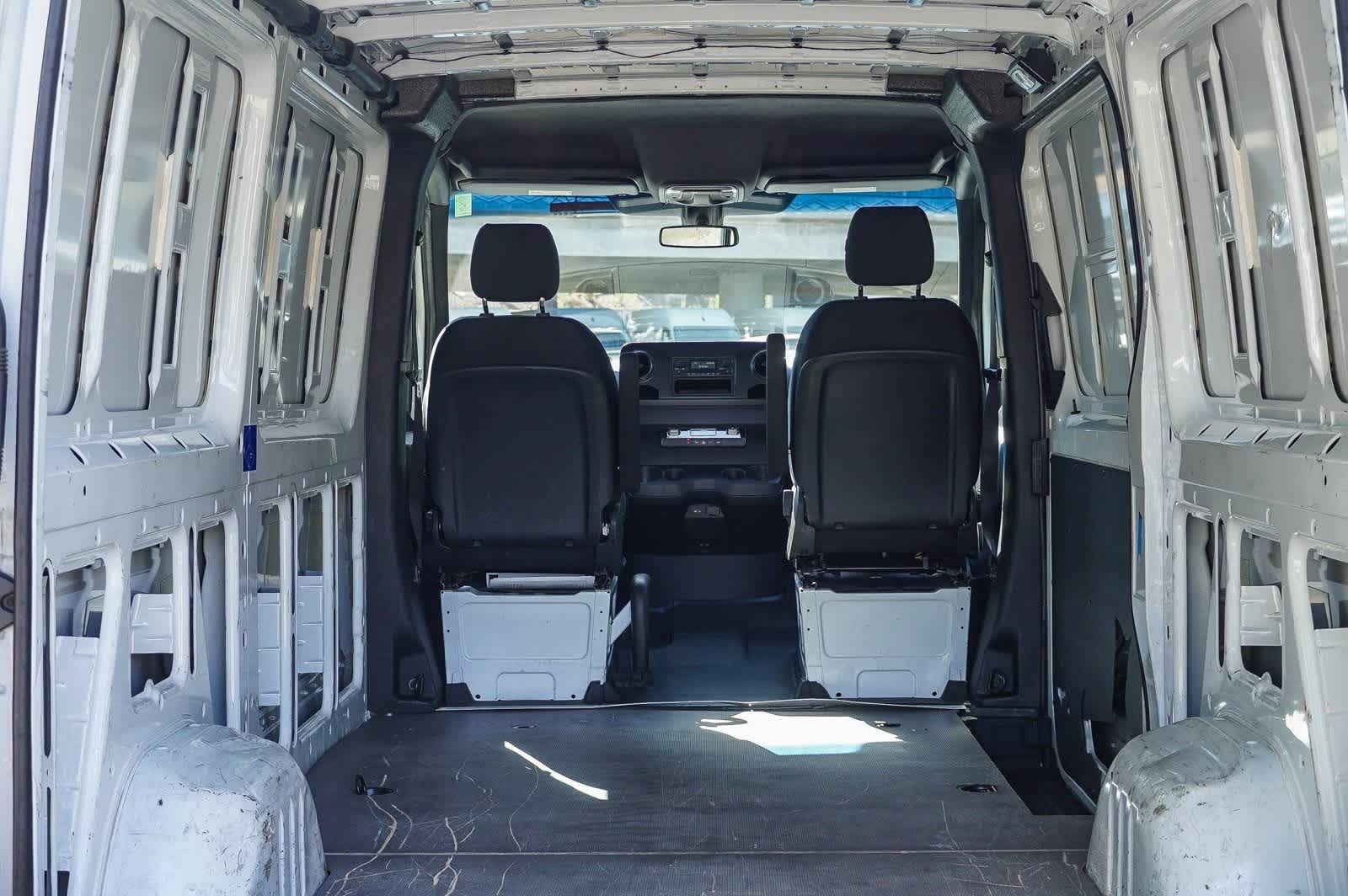 Thumbnail: 2019 Mercedes-Benz Sprinter - 25