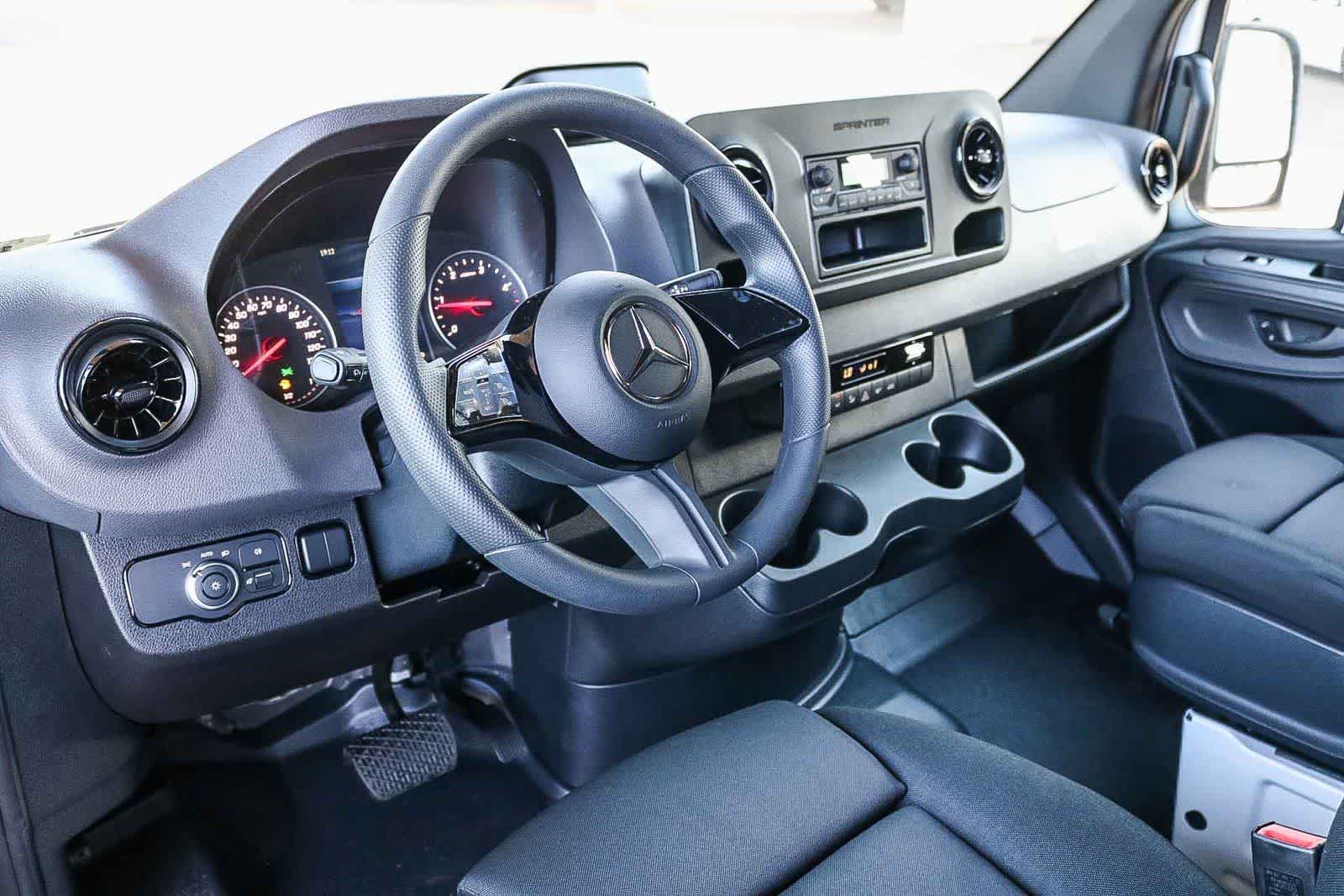 Thumbnail: 2026 Mercedes-Benz Sprinter - 12