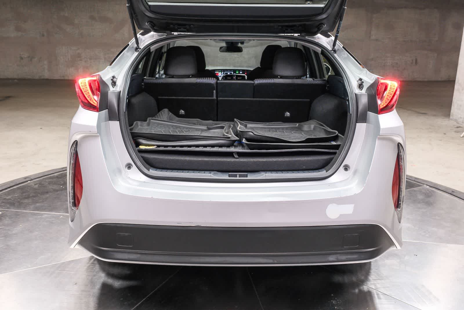 Thumbnail: 2017 Toyota Prius Prime - 26