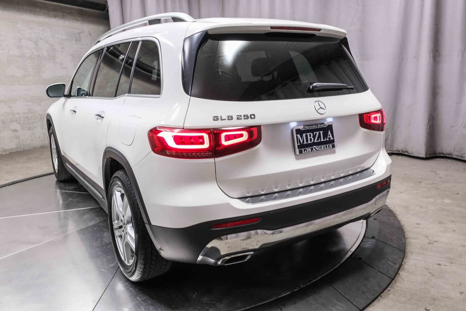 Thumbnail: 2022 Mercedes-Benz GLB - 8