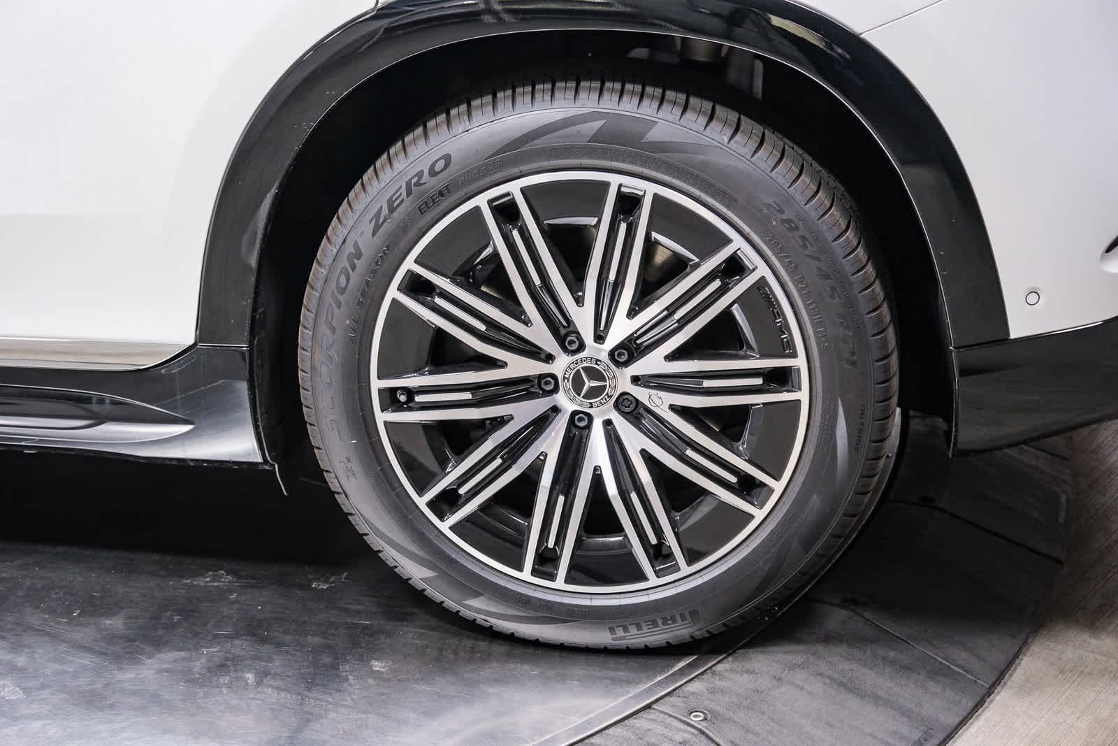 Thumbnail: 2026 Mercedes-Benz EQS - 9