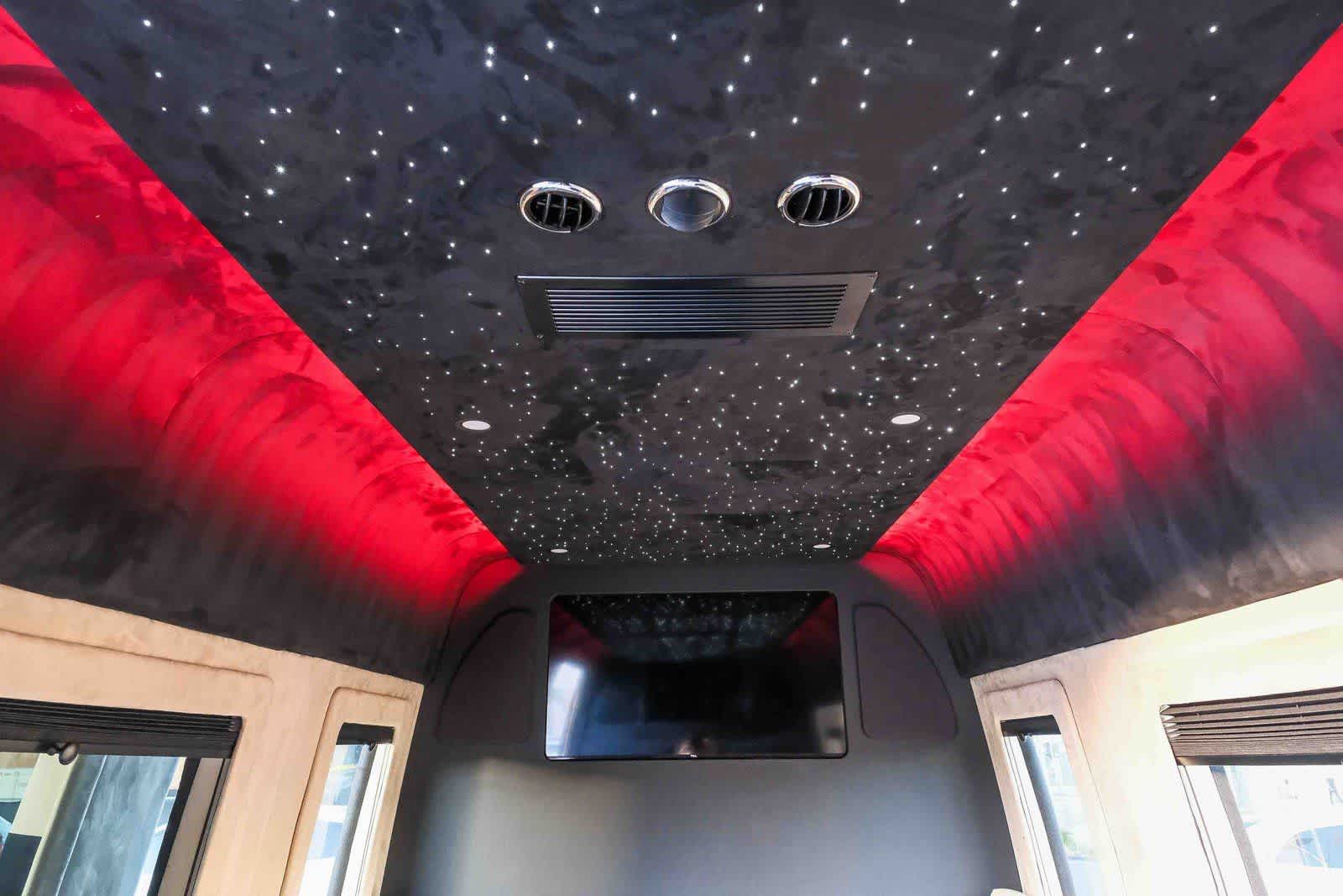 Thumbnail: 2024 Mercedes-Benz Sprinter - 11