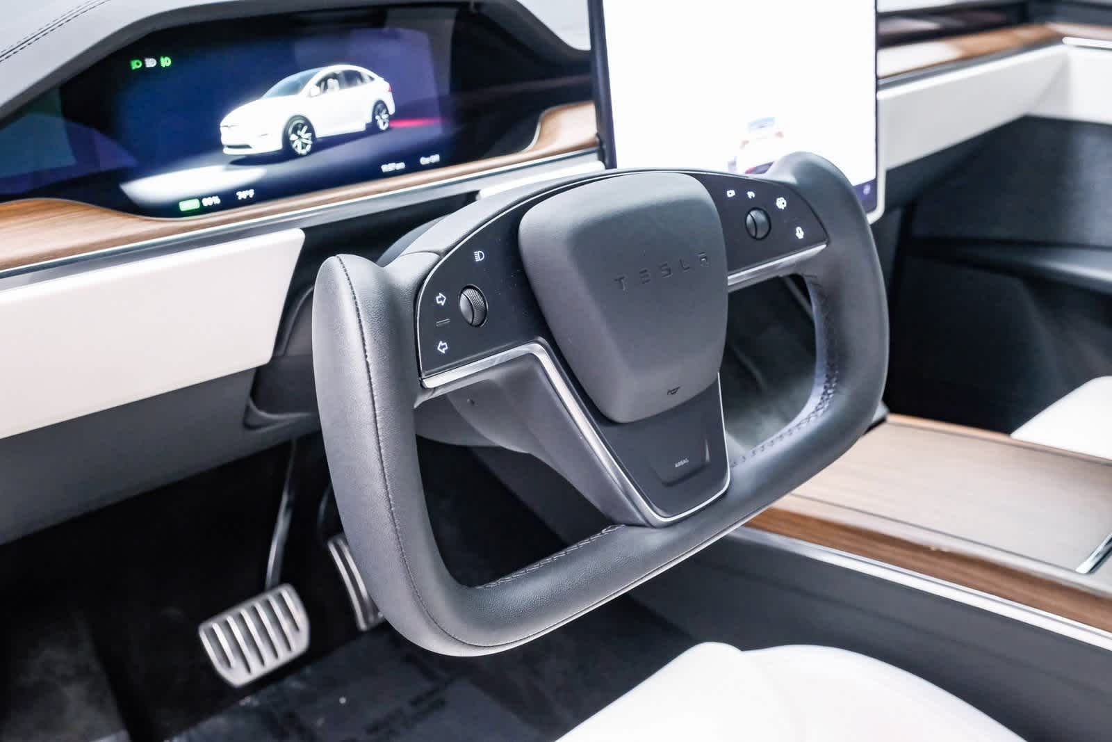 Thumbnail: 2023 Tesla Model X - 21