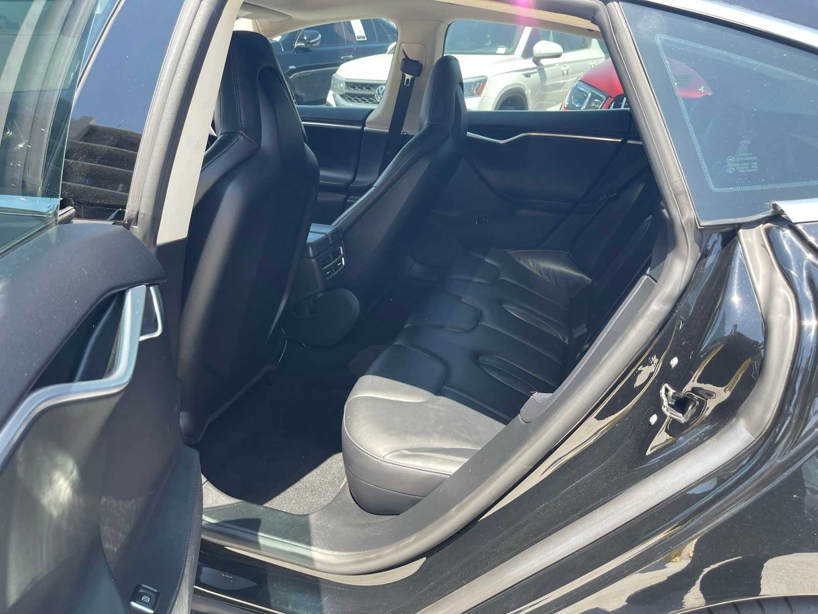Thumbnail: 2013 Tesla Model S - 6