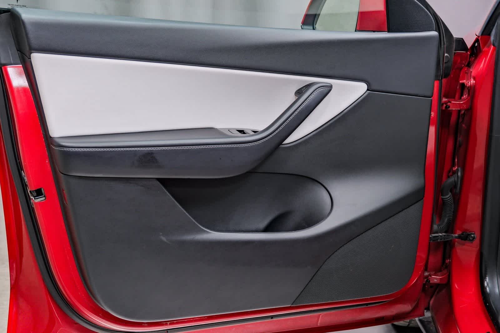 Thumbnail: 2021 Tesla Model Y - 21