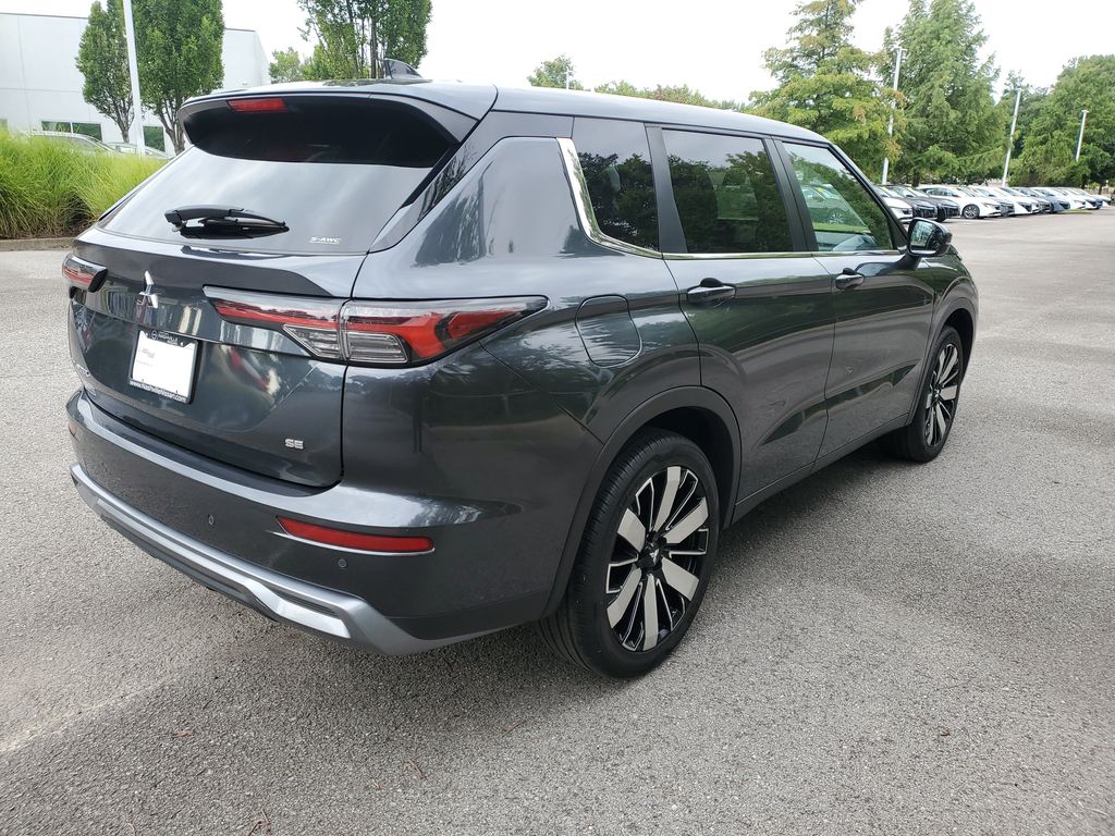Used 2025 Mitsubishi Outlander SE SUV