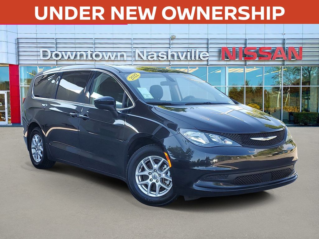 2022 Chrysler Voyager LX