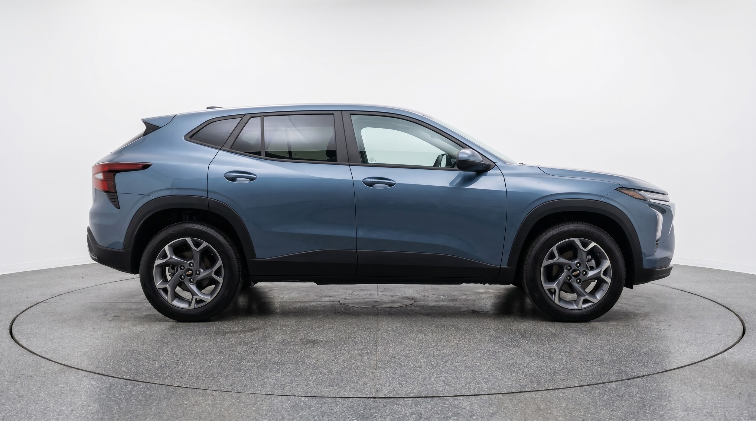 Thumbnail: 2025 Chevrolet Trax - 8